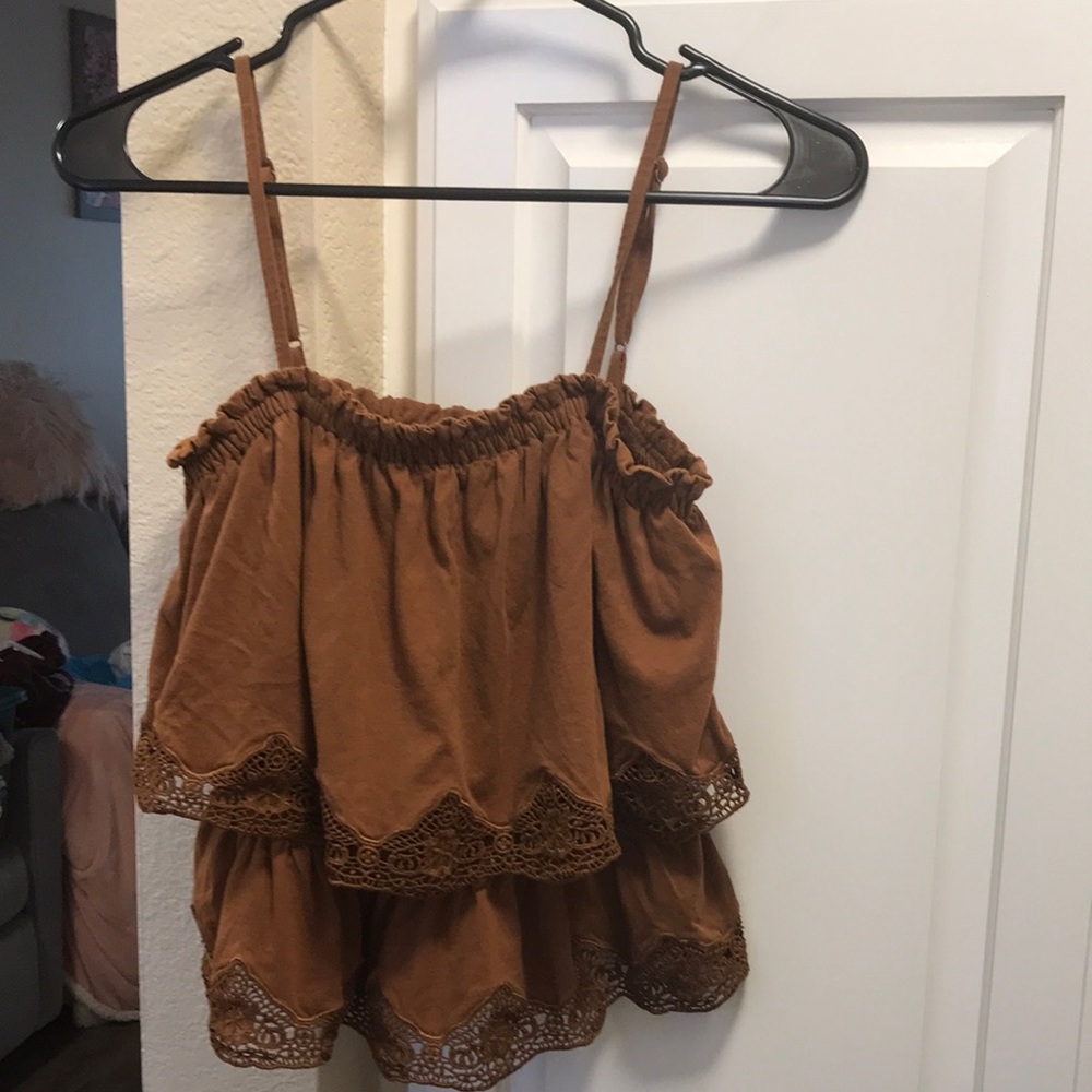 3 for $15 🦋🦋 Express brown boho style tank with lace trim